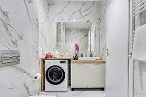 ARI - AFI Mall Luxurious Apartments