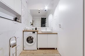 ARI - AFI Mall Luxurious Apartments