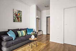 ARI - AFI Mall Luxurious Apartments
