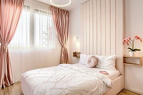 ARI - AFI Mall Luxurious Apartments