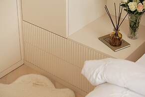ARI - AFI Mall Luxurious Apartments
