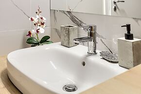 ARI - AFI Mall Luxurious Apartments