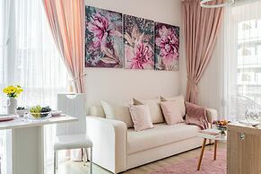 ARI - AFI Mall Luxurious Apartments