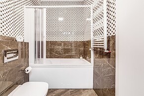 ARI - AFI Mall Luxurious Apartments