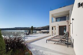 Villa Santa Irini 2 - With Heated Pool