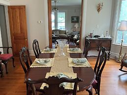 Magnolia House Bed & Breakfast