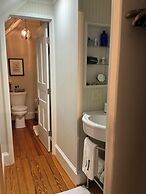 Magnolia House Bed & Breakfast