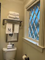 Magnolia House Bed & Breakfast