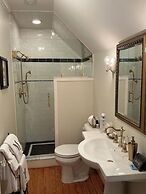 Magnolia House Bed & Breakfast