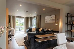 4 Bed Holiday Home by Guestz
