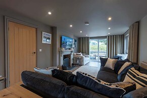 4 Bed Holiday Home by Guestz