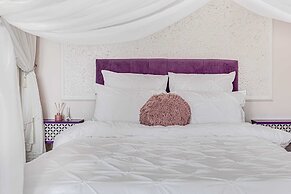 ARI - ARED Luxurious Apartments