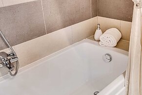 ARI - ARED Luxurious Apartments