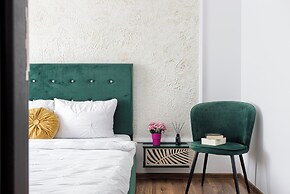 ARI - ARED Luxurious Apartments