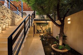 Hotel Compatir
