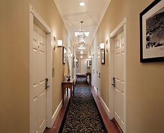 Snug Harbor Inn
