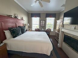 Snug Harbor Inn