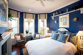 Snug Harbor Inn