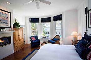 Snug Harbor Inn