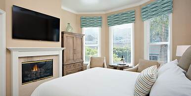 Snug Harbor Inn