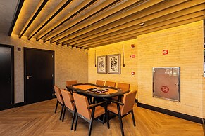 Sky Design Alphaville Housi by Anora