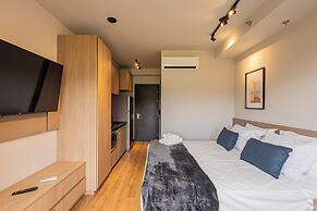 Sky Design Alphaville Housi by Anora
