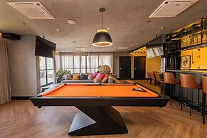 Sky Design Alphaville Housi by Anora