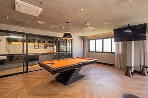 Sky Design Alphaville Housi by Anora