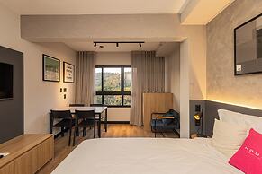 Sky Design Alphaville Housi by Anora