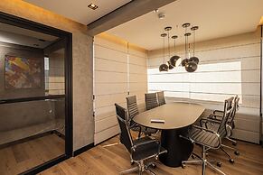 Sky Design Alphaville Housi by Anora