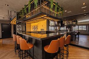 Sky Design Alphaville Housi by Anora