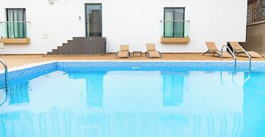 Belfast studio-Blue Waters Property.