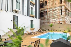 Belfast studio-Blue Waters Property.