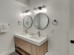 Holiday House by Taylor Made Deep Creek
