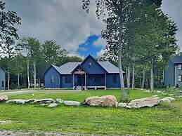 Holiday House by Taylor Made Deep Creek