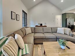 Holiday House by Taylor Made Deep Creek