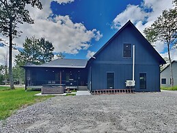 Holiday House by Taylor Made Deep Creek