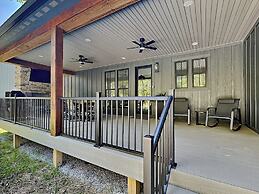 Holiday House by Taylor Made Deep Creek
