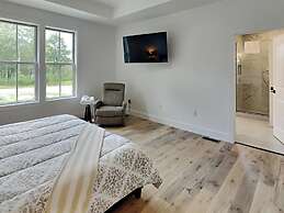 Holiday House by Taylor Made Deep Creek