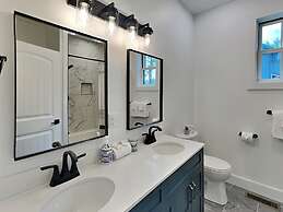 Holiday House by Taylor Made Deep Creek