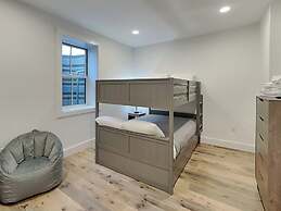Holiday House by Taylor Made Deep Creek