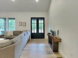 Holiday House by Taylor Made Deep Creek