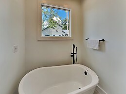 Holiday House by Taylor Made Deep Creek