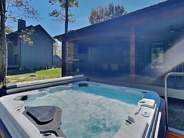 Holiday House by Taylor Made Deep Creek