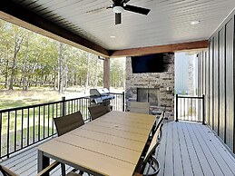 Holiday House by Taylor Made Deep Creek