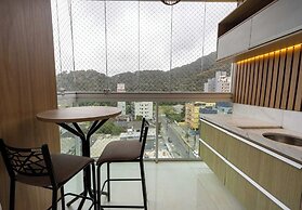 Apto c Piscina e Brinquedoteca a 400m da Praia