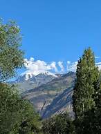 HARD ROCK HUNZA