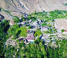 HARD ROCK HUNZA