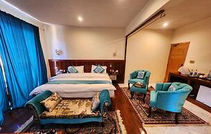 HARD ROCK HUNZA