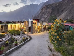 HARD ROCK HUNZA